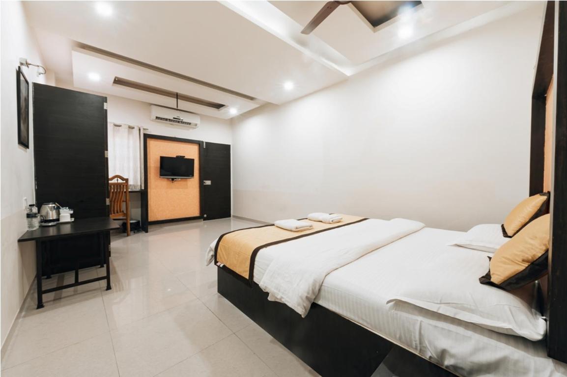 Hotel Krushna Inn Trimbak Exterior photo
